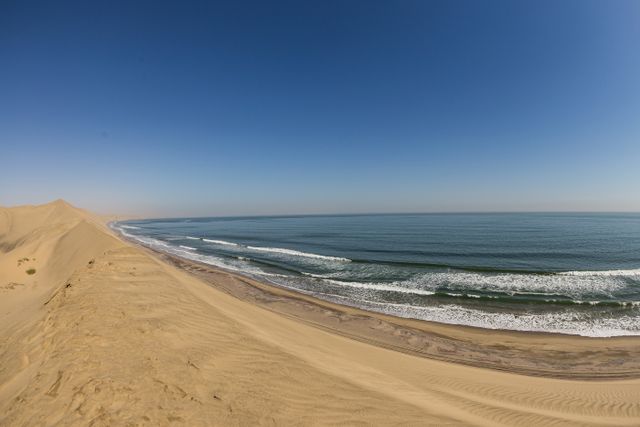 Private luxury 4x4 tour on the Sandwich Harbour dunes